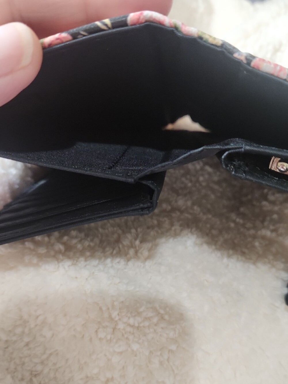 Source Unknown Pink Floral Wallet on Black - Picture 7 of 11
